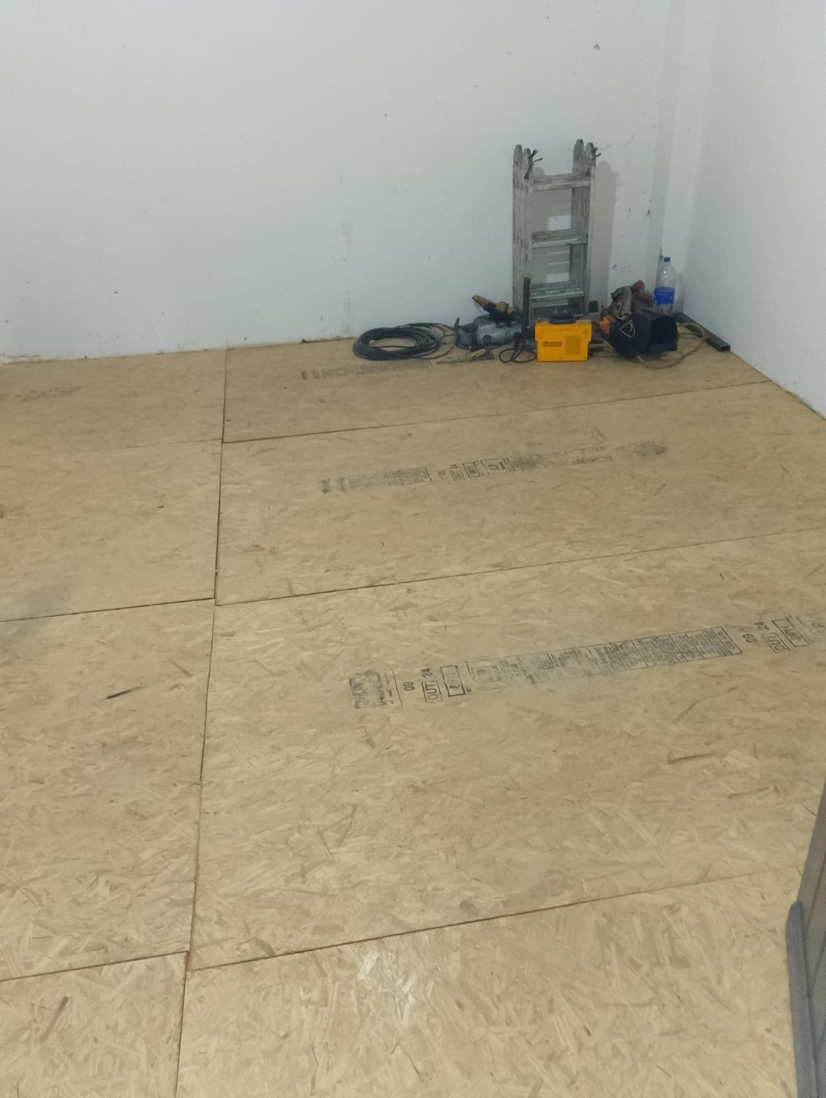 Reparacion de contrapiso y piso flotante 2/3